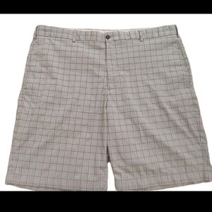 Greg Norman Collection Men's Light Gray Plaid Shorts